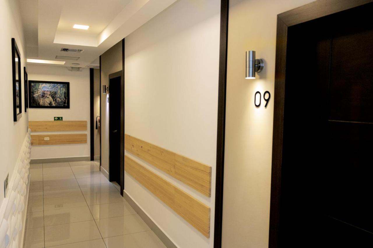 Zafra'S Hotel La Troncal Екстер'єр фото