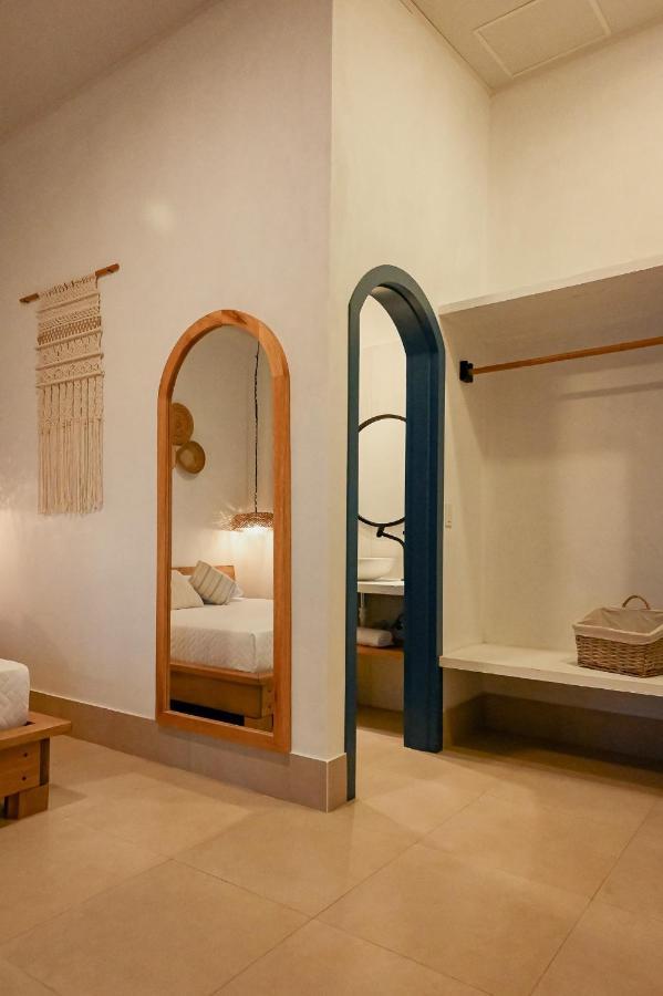 Zafra'S Hotel La Troncal Екстер'єр фото
