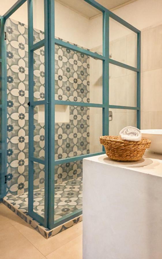 Zafra'S Hotel La Troncal Екстер'єр фото